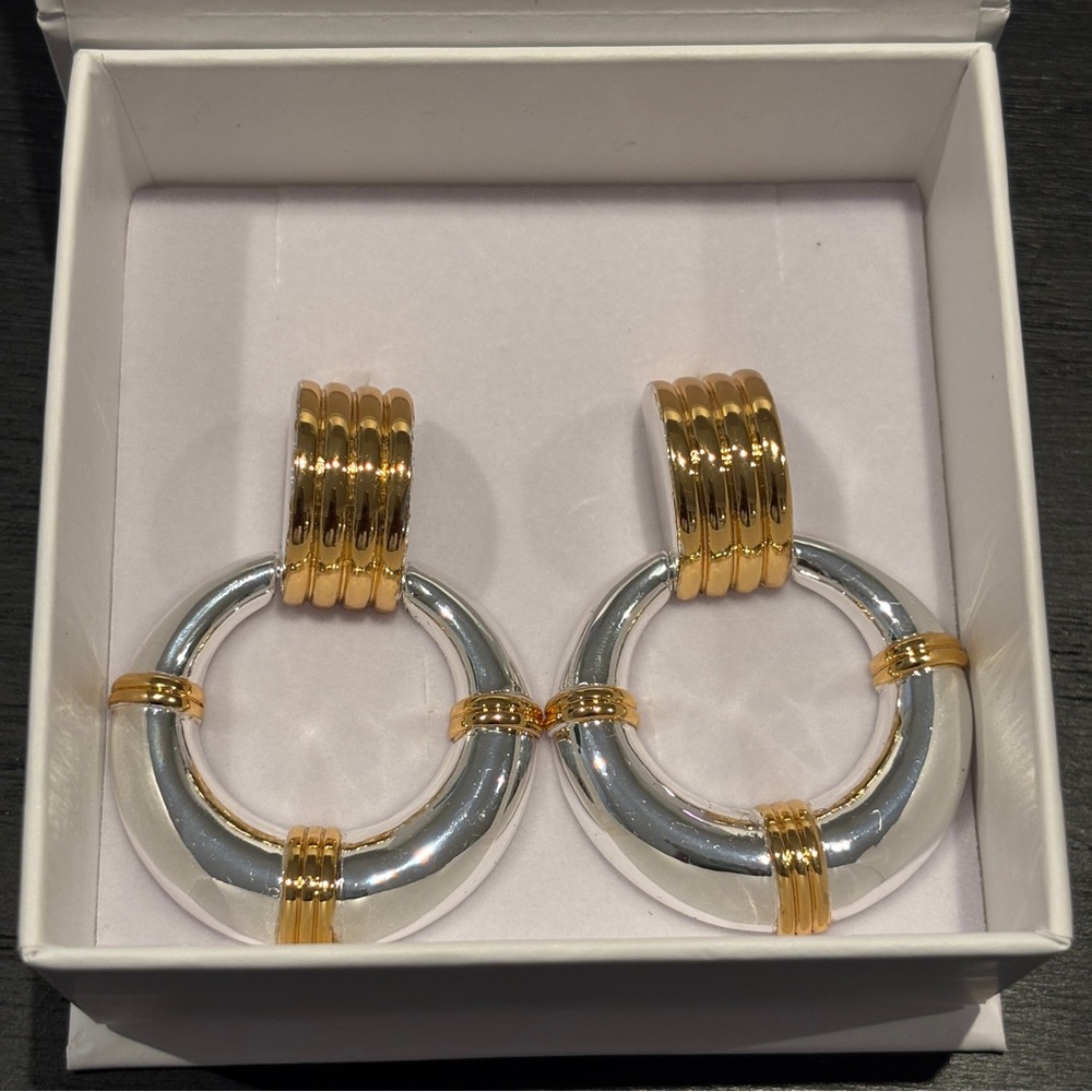 [NWT] Heaven Mayhem Rosa Mixed Gold and Silver Two-Tone Hoop Earrings